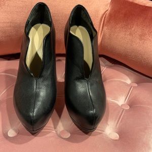Zara basic black leather bootie